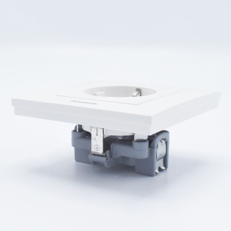 Casa si Gradina - Electrice - Prize - Priza simpla cu impamantare si protectie copil Karre Plus Pansonic, ST, alba - Infinity.ro