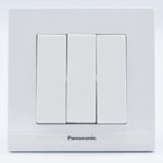 Casa si Gradina - Electrice - Distributie electrica si comanda - Intrerupatoare - Intrerupator triplu Karre Plus Panasonic, ST, alb - Infinity.ro
