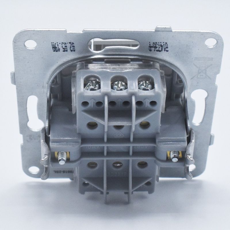 Casa si Gradina - Electrice - Distributie electrica si comanda - Intrerupatoare - Intrerupator triplu, 10A, IP20, Argintiu, Panasonic Arkedia Slim/Karre Plus - Infinity.ro