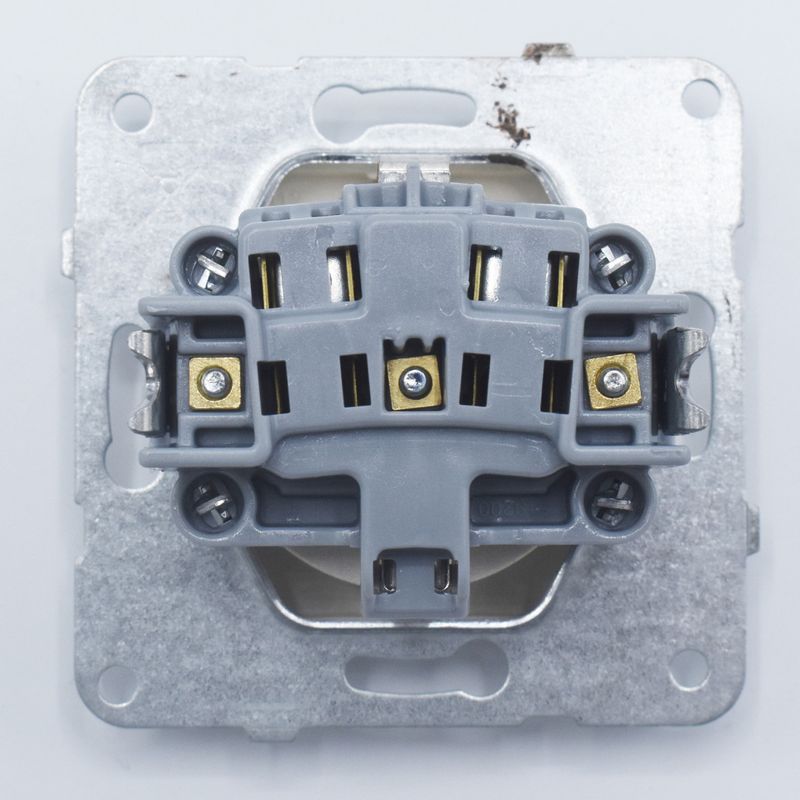 Casa si Gradina - Electrice - Prize - Priza simpla cu impamantare si protectie copii, 16A, IP20, Bronz, Panasonic Arkedia Slim \ Karre Plus - Infinity.ro