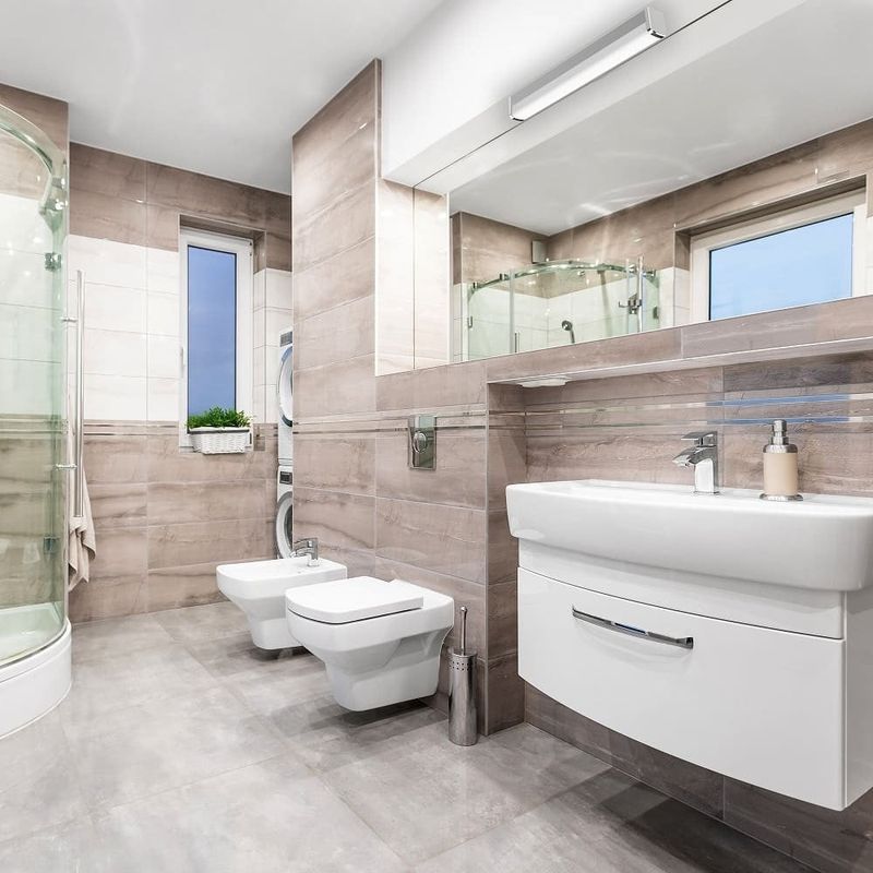 Casa si Gradina - Corpuri si surse de iluminat - Plafoniere, aplice si spoturi - Aplica LED Watter KL146021, 15W, 1500lm, lumina neutra, IP44, alba+crom, Klausen - Infinity.ro