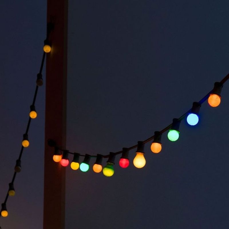 Casa si Gradina - Decoratiuni - Decoratiuni petrecere - Bannere si ghirlande decorative - Ghirlanda luminoasa RGB cu telecomanda 15 becuri, 7.5W, 30lm/bec, 13 metri, IP44, V-TAC - Infinity.ro