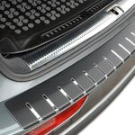 Auto si Moto - Piese auto si accesorii - Interior auto - Accesorii interior - Folie protectie portbagaj in doua straturi, Crom si Carbon 3D Negru 83 x 7,5cm - Infinity.ro