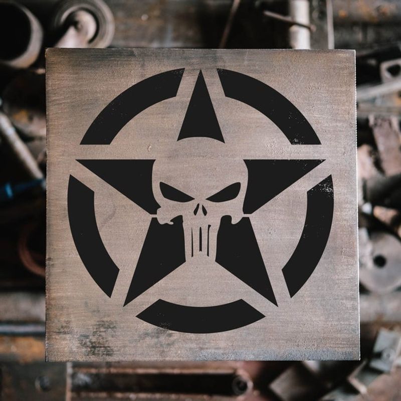 Casa si Gradina - Decoratiuni - DIY - Sabloane decorative pereti - Sablon Perete vopsire, tencuiala 0.7mm Craniu Punisher cu Stea model MXSP7451, 800 x 800 mm - Infinity.ro