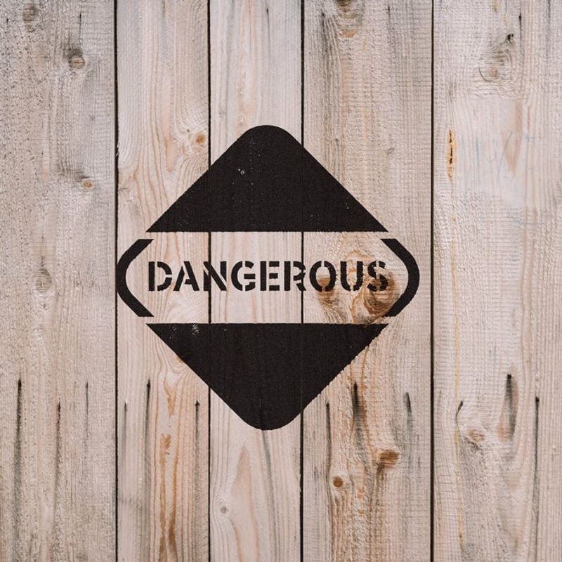 Casa si Gradina - Decoratiuni - DIY - Sabloane decorative pereti - Sablon Perete vopsire, tencuiala 0.7mm Dangerous Sign Symbol Refolosibil, model MXSP7253, 200 x 200 mm, 0.70mm - Infinity.ro