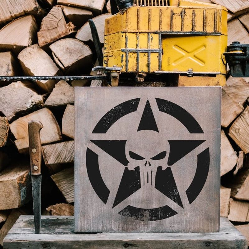 Casa si Gradina - Decoratiuni - DIY - Sabloane decorative pereti - Sablon Perete vopsire, tencuiala 0.7mm Craniu Punisher cu Stea model MXSP7451, 500 x 500 mm - Infinity.ro