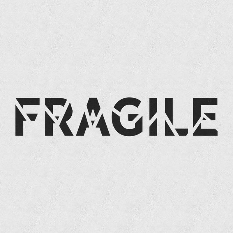 Casa si Gradina - Decoratiuni - DIY - Sabloane decorative pereti - Sablon Perete vopsire, tencuiala 0.7mm Fragile Word Broken Refolosibil, model MXSP7251, 800 x 800 mm, 0.70mm - Infinity.ro