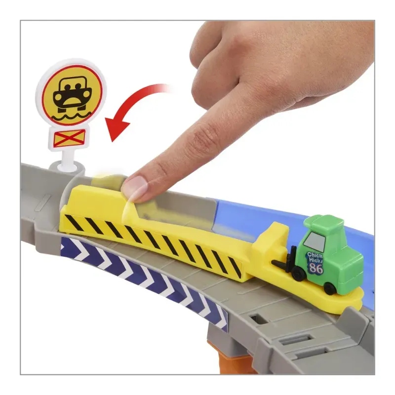 Jucarii, Copii si Bebe - Jucarii si jocuri - Vehicule si jucarii cu telecomanda - Masinute - Cars Race And Rescue Set De Joaca Curcuit De Salvare Si 3 Masinute Metalice - Infinity.ro