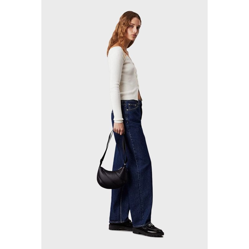 Fashion, accesorii si bijuterii - Femei - Accesorii femei - Genti si rucsacuri femei - Geanta dama Calvin Klein Jeans Quilted Crescent Cb Bag24 K60K612370 Negru 24 x 17 x 6.5 cm - Infinity.ro