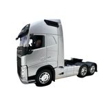 Jucarii, Copii si Bebe - Jucarii si jocuri - Vehicule si jucarii cu telecomanda - Masinute - Macheta Cap tractor Volvo 1:32 V6 6x4 argintiu !!!Atentie oglinda stanga rupta!!! - Infinity.ro