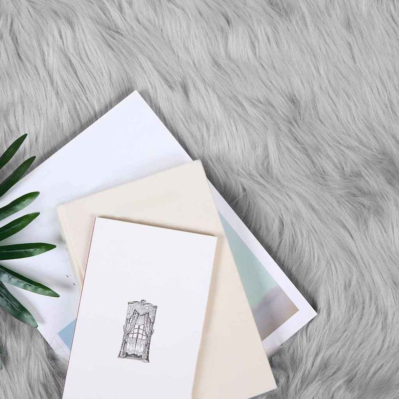 Casa si Gradina - Textile si covoare - Covoare - Covoare casa - Covor Faux din Lana de oaie Gri 240 x 340 cm Poliester - Infinity.ro