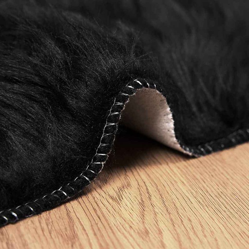 Casa si Gradina - Textile si covoare - Covoare - Covoare casa - Covor Faux din Lana de oaie Negru 230 x 160 cm Poliester - Infinity.ro
