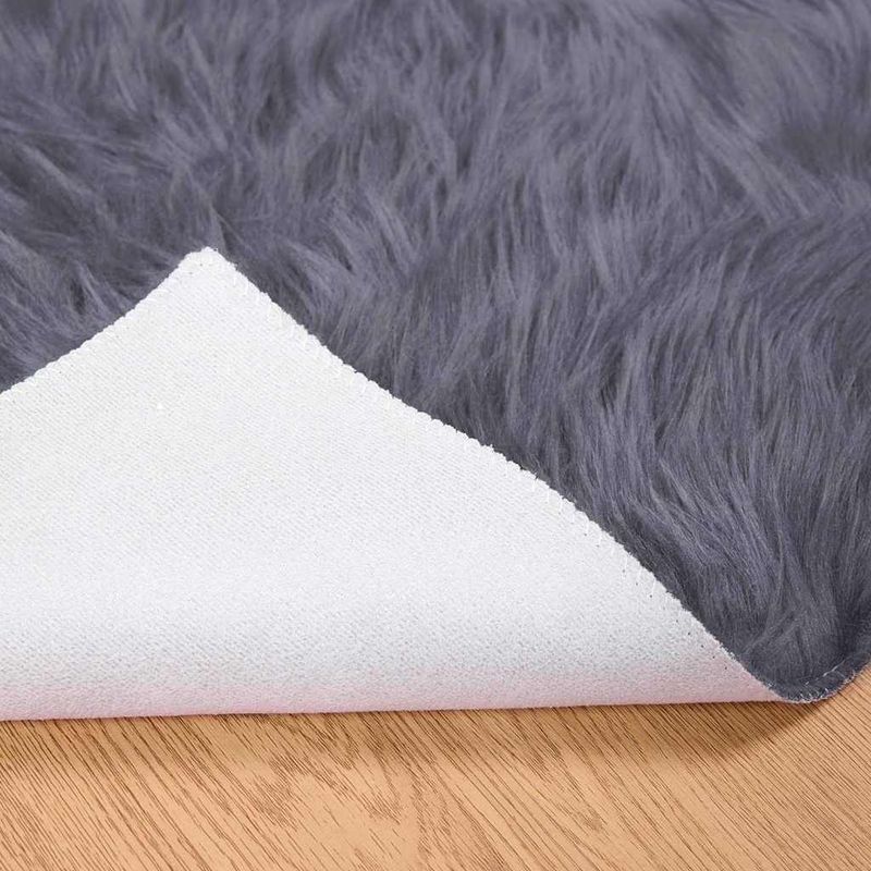 Casa si Gradina - Textile si covoare - Covoare - Covoare casa - Covor Faux din Lana de oaie Antracit 200 x 280 cm Poliester - Infinity.ro