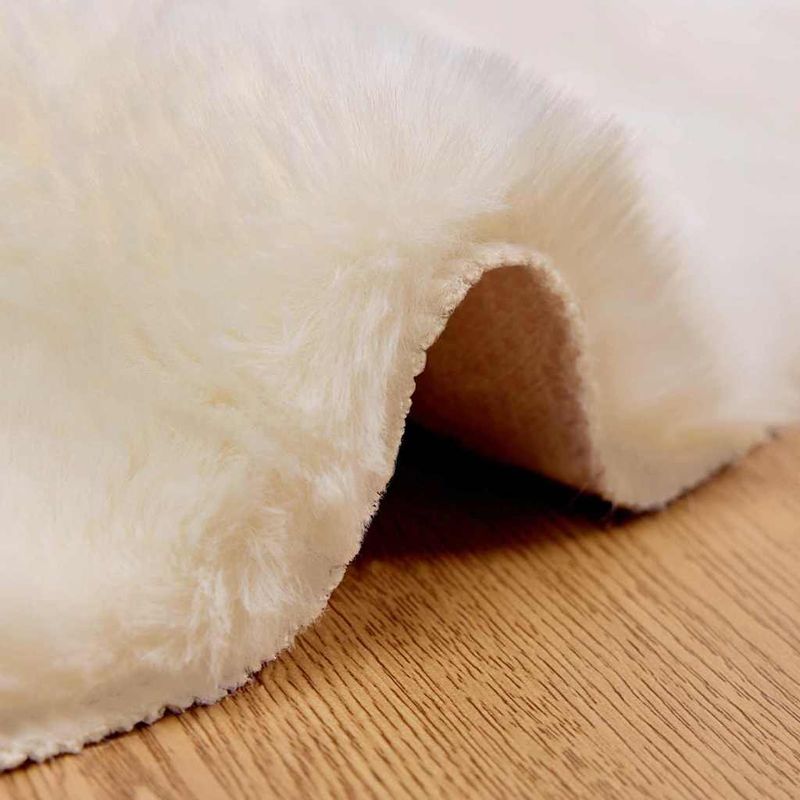 Casa si Gradina - Textile si covoare - Covoare - Covoare casa - Covor din Blana Faux de Iepure Crem Ø 120 cm Poliester - Infinity.ro