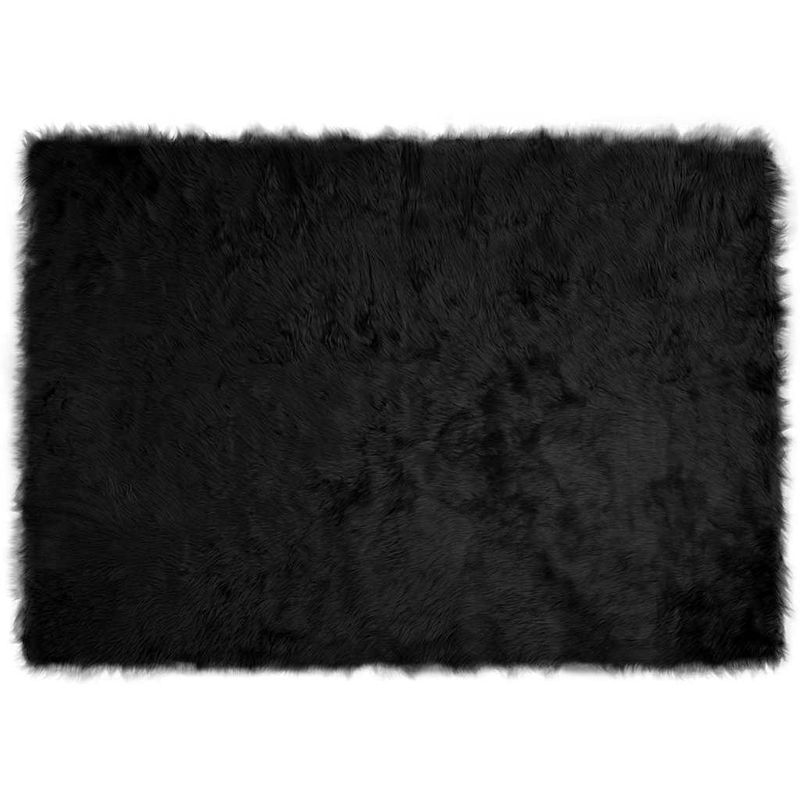 Casa si Gradina - Textile si covoare - Covoare - Covoare casa - Covor Faux din Lana de oaie Negru 140 x 200 cm Poliester - Infinity.ro