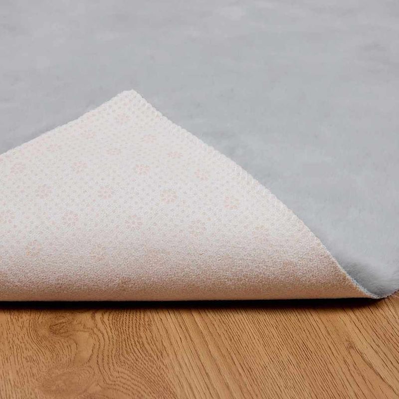 Casa si Gradina - Textile si covoare - Covoare - Covoare casa - Covor din Blana Faux de Iepure Gri 120 x 170 cm Poliester - Infinity.ro