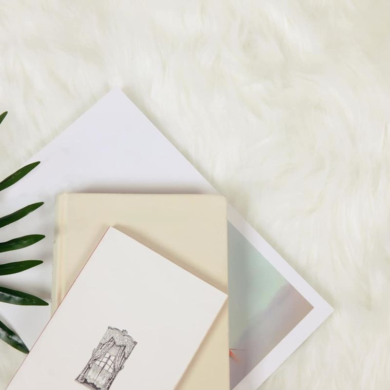 Casa si Gradina - Textile si covoare - Covoare - Covoare casa - Covor Faux din Lana de oaie Alb 200 x 200 cm Poliester - Infinity.ro