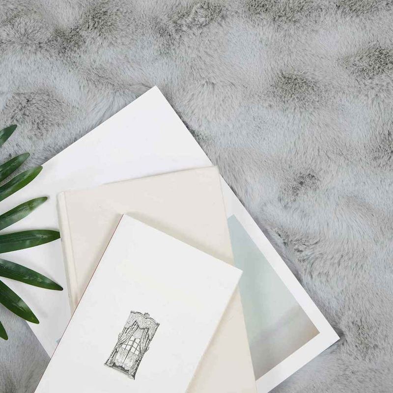 Casa si Gradina - Textile si covoare - Lenjerii de pat - Cearceafuri de pat - Patura din Blana sintetica de Iepure 4 pcs Gri 220 x 240 cm - Infinity.ro