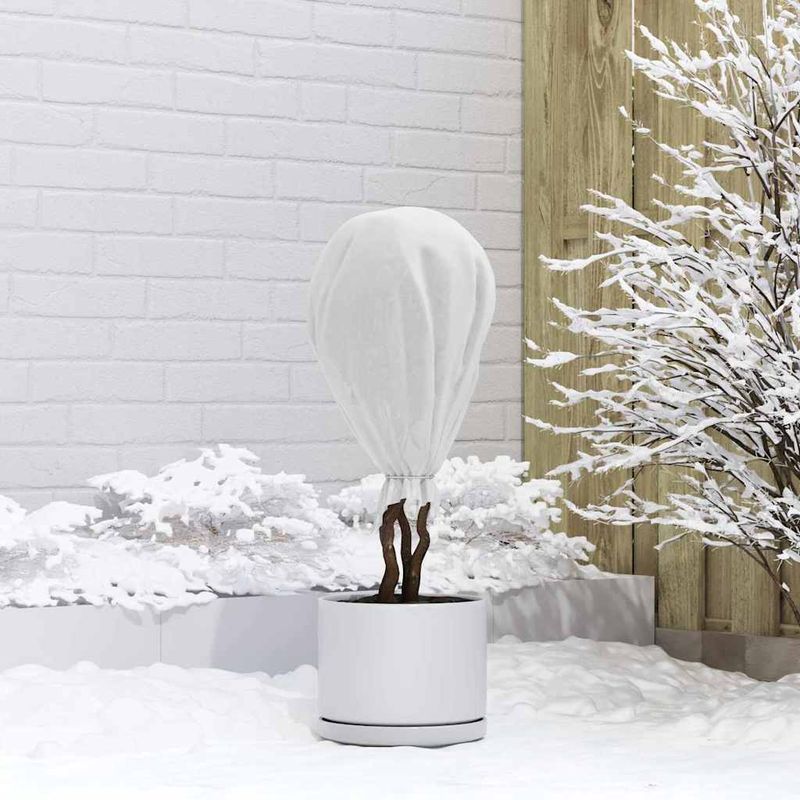 Casa si Gradina - Gradinarit si plante - Unelte gradinarit - Accesorii pentru unelte gradinarit - Fleece de Protectie pentru Plante impotriva Inghetului Alb - Infinity.ro