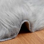 Casa si Gradina - Textile si covoare - Covoare - Covoare casa - Covor Faux din Lana de oaie Gri 50 x 80 cm Poliester - Infinity.ro