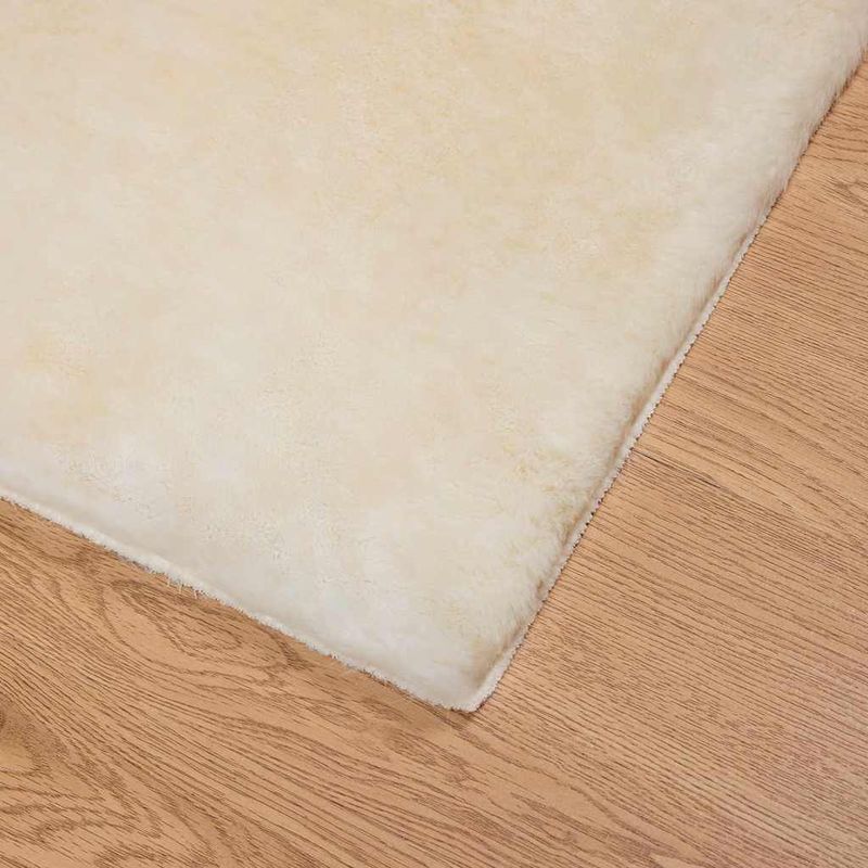Casa si Gradina - Textile si covoare - Covoare - Covoare casa - Covor din Blana Faux de Iepure Crem 80 x 200 cm Poliester - Infinity.ro