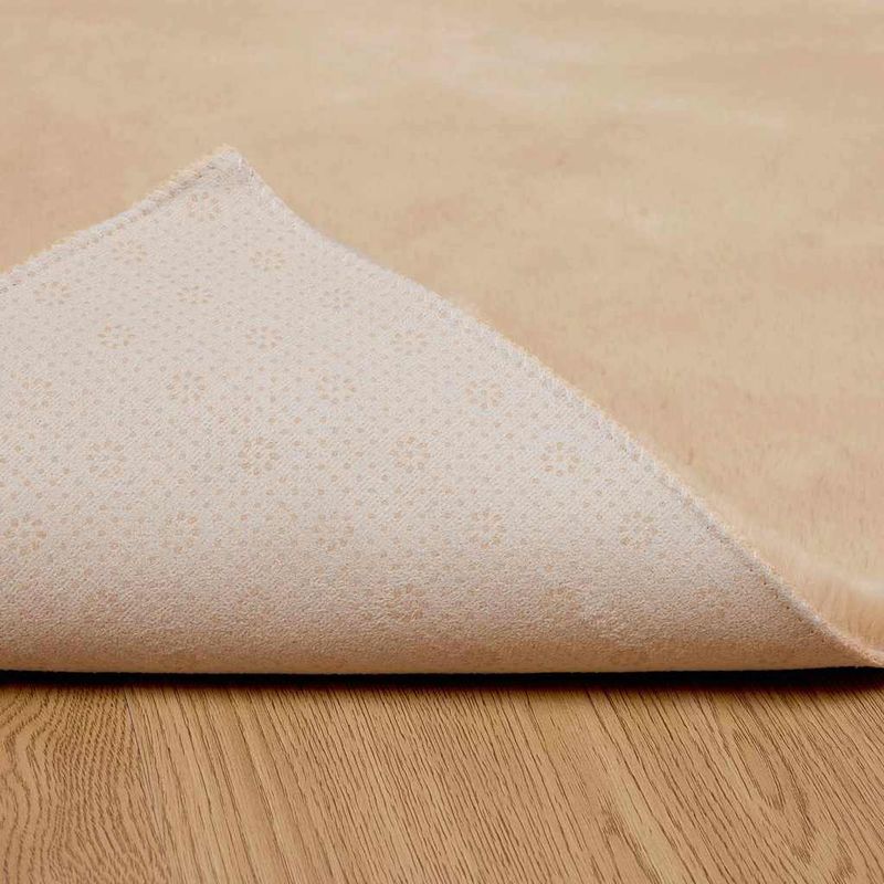 Casa si Gradina - Textile si covoare - Covoare - Covoare casa - Covor din Blana Faux de Iepure Bej 80 x 150 cm Poliester - Infinity.ro