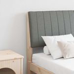 Casa si Gradina - Mobilier - Paturi si accesorii - Accesorii paturi - Tablie de pat tapitata Gri inchis 135 cm Lemn de pin masiv - Infinity.ro