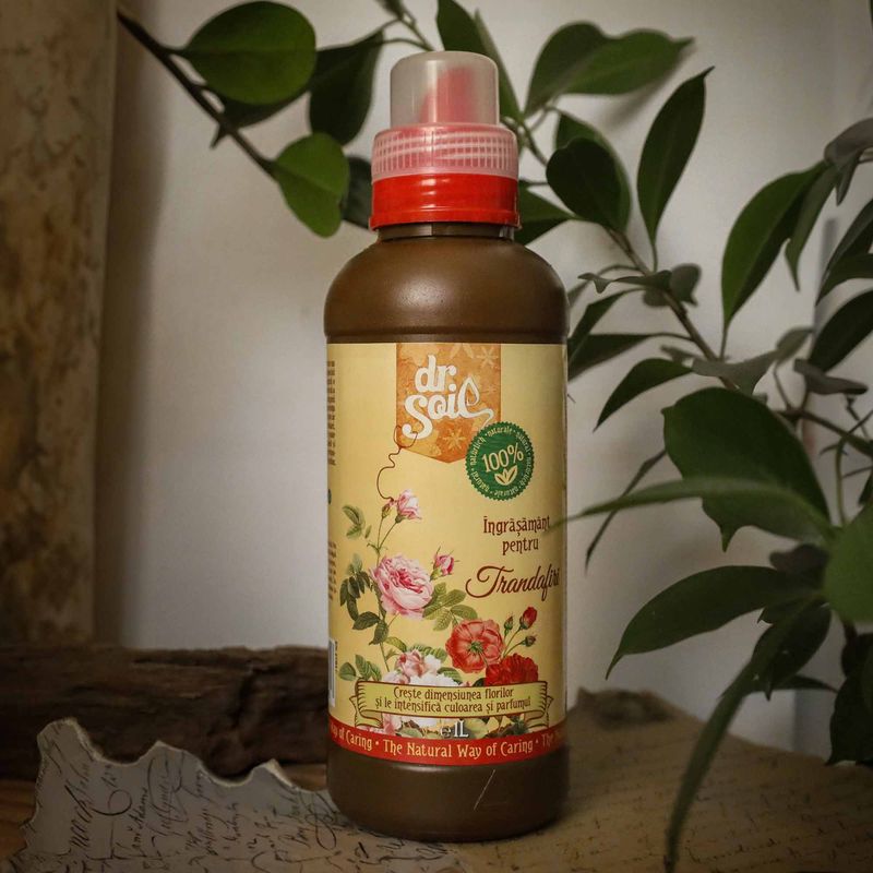 Casa si Gradina - Gradinarit si plante - Intretinere gradina - Pamant flori, ingrasaminte si pesticide - Dr.Soil Ingrasamant organic lichid pentru trandafiri, 1litru - Infinity.ro