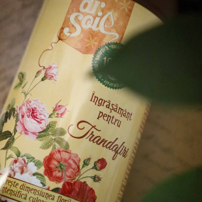 Casa si Gradina - Gradinarit si plante - Intretinere gradina - Pamant flori, ingrasaminte si pesticide - Dr.Soil Ingrasamant organic lichid pentru trandafiri, 1litru - Infinity.ro