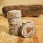 Casa si Gradina - Gradinarit si plante - Intretinere gradina - Pamant flori, ingrasaminte si pesticide - Set 50 pastile de cocos pentru germinare cu diametrul de 35 mm, ideale pentru rasadnite - Infinity.ro
