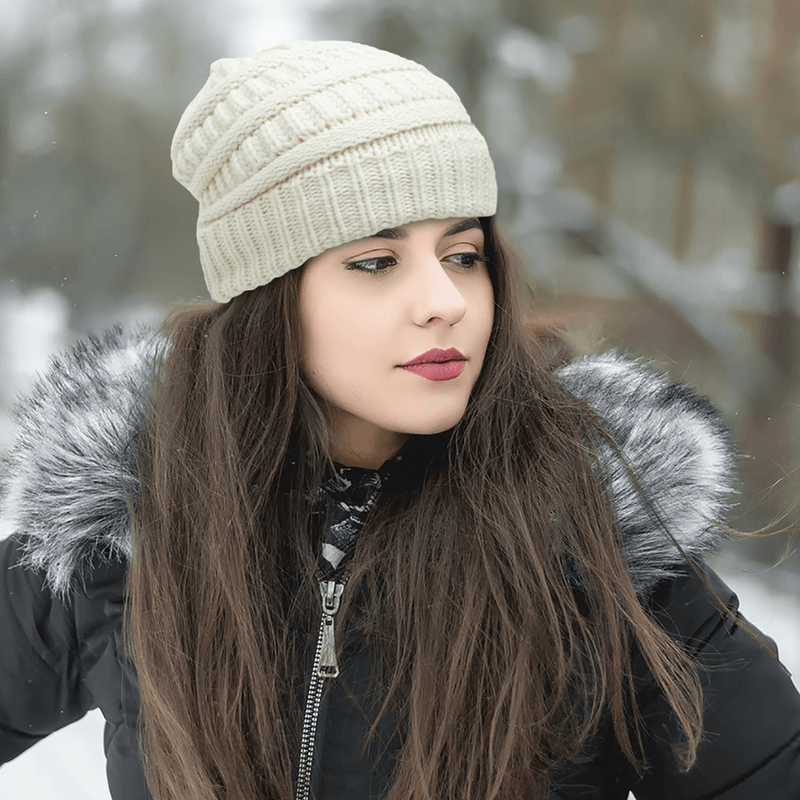 Fashion, accesorii si bijuterii - Femei - Accesorii femei - Caciuli si palarii femei - Fes de iarna cu interior din satin pentru protectia parului - Rosu Bordeaux - Infinity.ro