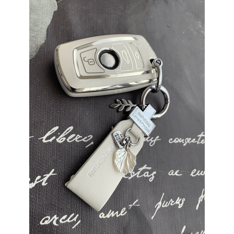 Auto si Moto - Electrice auto - Alte accesorii electrice auto - Husa pentru cheie smart alb BMW F20 F30 G20 F31 F34 G30 F11 M1 M2 M6 X2 X3 F25 seria 1 3 6 E39 E46 E60 E70 E87 E90 - Infinity.ro