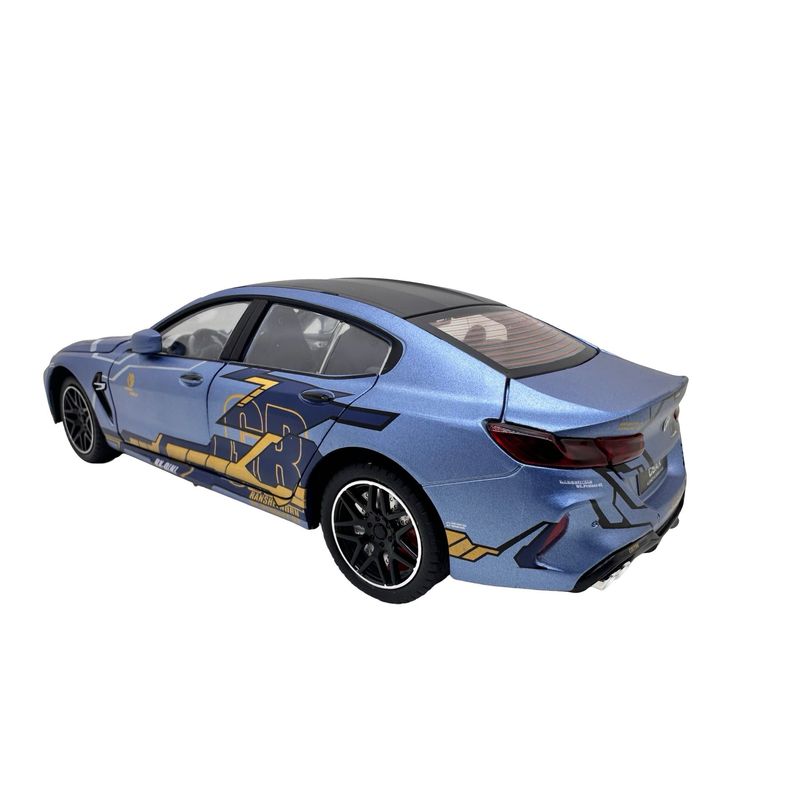 Jucarii, Copii si Bebe - Jucarii si jocuri - Vehicule si jucarii cu telecomanda - Masinute - Macheta BMW M8 Gran Coupe albastru MHB 800 1:32 replica metal lumini si sunete, fum, usi deschise - Infinity.ro