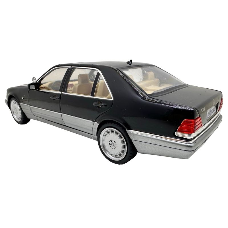 Jucarii, Copii si Bebe - Jucarii si jocuri - Vehicule si jucarii cu telecomanda - Masinute - Macheta Mercedes-Benz W140 S320 Clasa S negru 1:24 metal cu lumini, sunete usi capota si portbagaj deschise - Infinity.ro