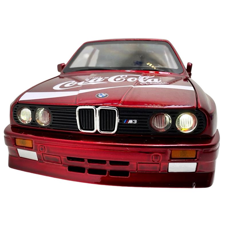 Jucarii, Copii si Bebe - Jucarii si jocuri - Vehicule si jucarii cu telecomanda - Masinute - Macheta BMW E30 M3 Coca-Cola 1:24 replica metal lumini si sunete, deschide usile si capotele - Infinity.ro