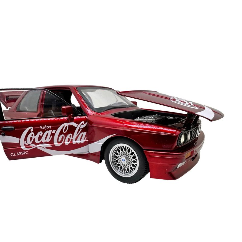 Jucarii, Copii si Bebe - Jucarii si jocuri - Vehicule si jucarii cu telecomanda - Masinute - Macheta BMW E30 M3 Coca-Cola 1:24 replica metal lumini si sunete, deschide usile si capotele - Infinity.ro