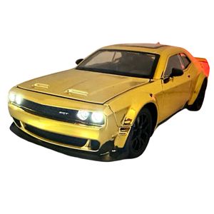 Macheta Dodge Challenger galben cromat SRT 1:24 replica metal lumini si sunete, usi deschise