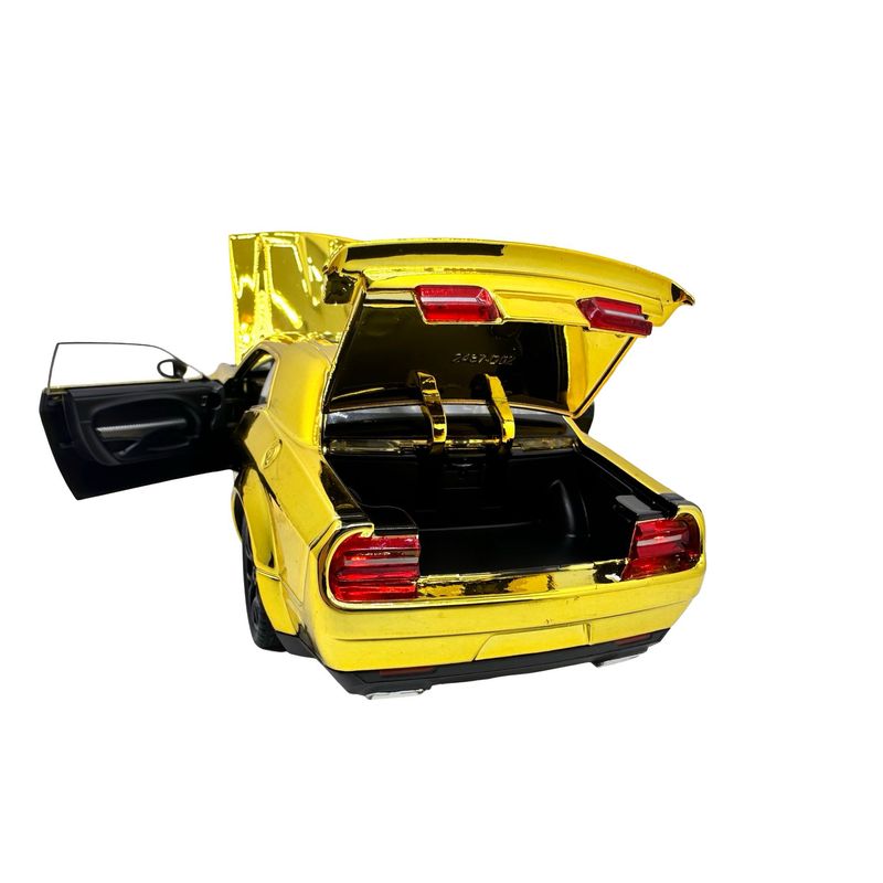 Jucarii, Copii si Bebe - Jucarii si jocuri - Vehicule si jucarii cu telecomanda - Masinute - Macheta Dodge Challenger galben cromat SRT 1:24 replica metal lumini si sunete, usi deschise - Infinity.ro