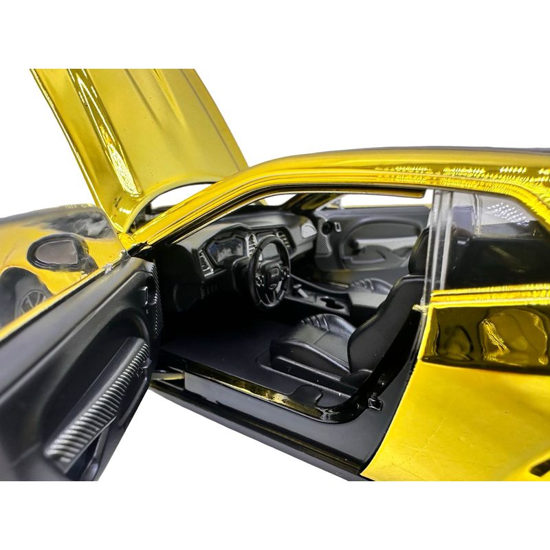 Jucarii, Copii si Bebe - Jucarii si jocuri - Vehicule si jucarii cu telecomanda - Masinute - Macheta Dodge Challenger galben cromat SRT 1:24 replica metal lumini si sunete, usi deschise - Infinity.ro