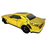 Jucarii, Copii si Bebe - Jucarii si jocuri - Vehicule si jucarii cu telecomanda - Masinute - Macheta Dodge Challenger galben cromat SRT 1:24 replica metal lumini si sunete, usi deschise - Infinity.ro