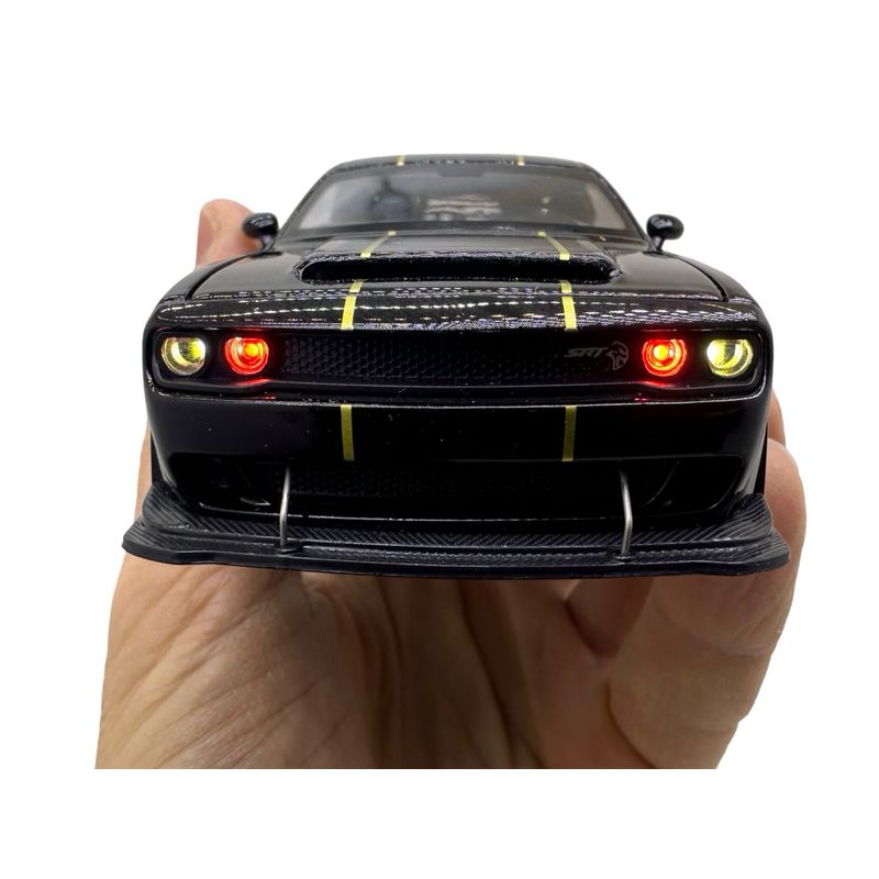 Jucarii, Copii si Bebe - Jucarii si jocuri - Vehicule si jucarii cu telecomanda - Masinute - Macheta Dodge SRT Hellcat negru 1:32 - Replica metal cu lumini, usi si capota functionale - Infinity.ro