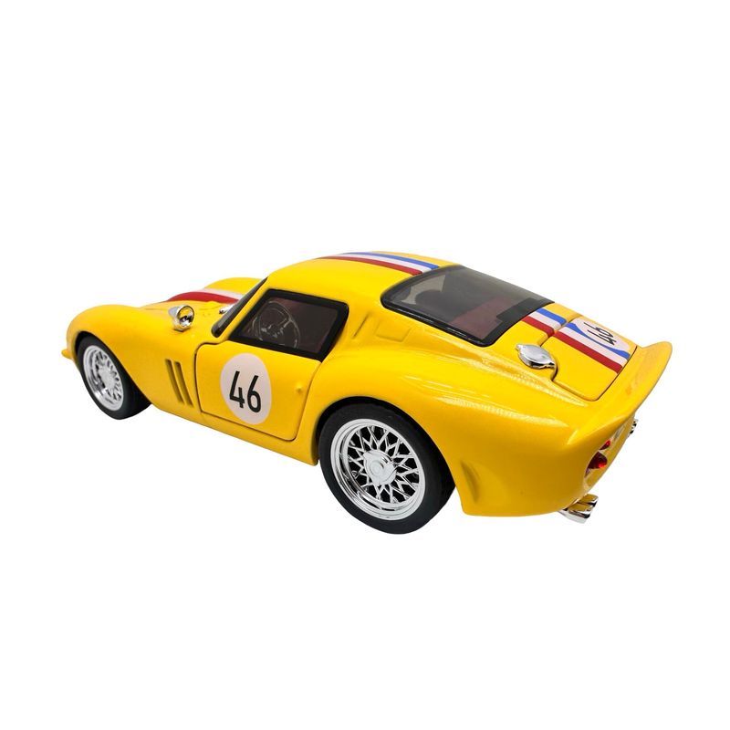 Jucarii, Copii si Bebe - Jucarii si jocuri - Vehicule si jucarii cu telecomanda - Masinute - Macheta clasica de curse Ferrari Dino galben #46, replica metal scara 1:32 cu lumini, sunete si usi deschise - Infinity.ro