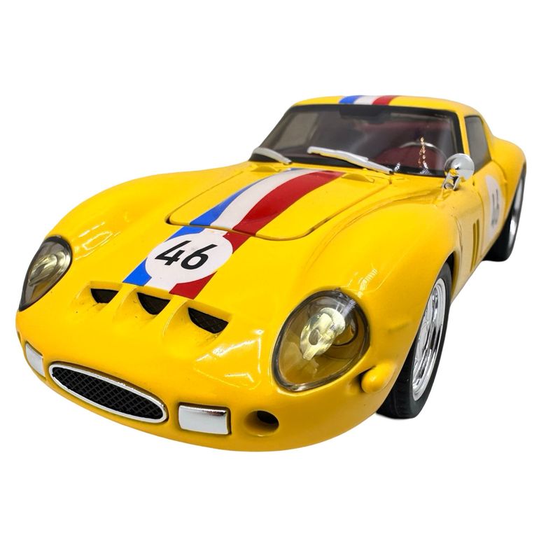 Jucarii, Copii si Bebe - Jucarii si jocuri - Vehicule si jucarii cu telecomanda - Masinute - Macheta clasica de curse Ferrari Dino galben #46, replica metal scara 1:32 cu lumini, sunete si usi deschise - Infinity.ro