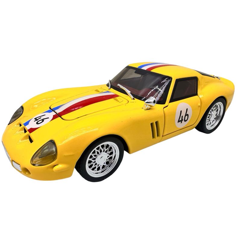 Jucarii, Copii si Bebe - Jucarii si jocuri - Vehicule si jucarii cu telecomanda - Masinute - Macheta clasica de curse Ferrari Dino galben #46, replica metal scara 1:32 cu lumini, sunete si usi deschise - Infinity.ro