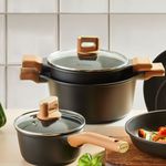 Casa si Gradina - Bucatarie si vesela - Vase pentru gatit - Oale si cratite - Oala cu capac AMBITION Camel, 24cm, 4.2L, invelis Qualum Basic Stone Edition, maner piele, inductie - Infinity.ro