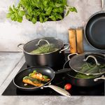 Casa si Gradina - Bucatarie si vesela - Vase pentru gatit - Tigai si seturi - Tigaie universala AMBITION Ribs, 24cm, invelis Qualum Basic, inductie - Infinity.ro