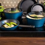 Casa si Gradina - Bucatarie si vesela - Vase pentru gatit - Tigai si seturi - Tigaie universala adanca AMBITION Azzurro, 28cm, invelis Qualum Basic, inductie - Infinity.ro