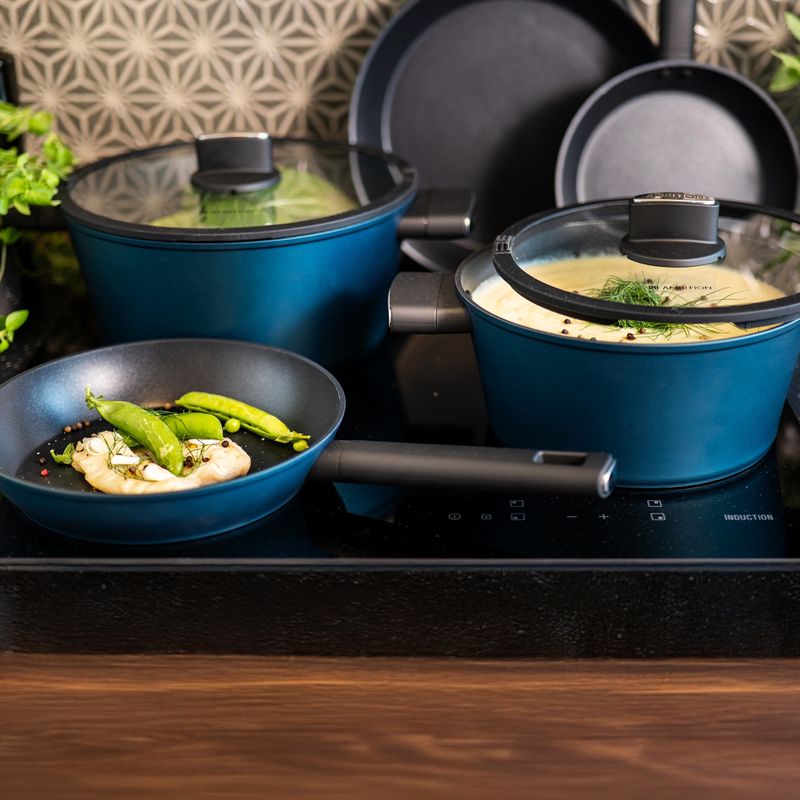 Casa si Gradina - Bucatarie si vesela - Vase pentru gatit - Tigai si seturi - Tigaie universala adanca AMBITION Azzurro, 28cm, invelis Qualum Basic, inductie - Infinity.ro