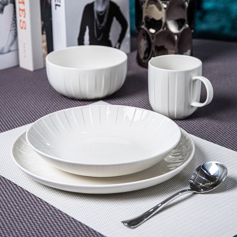 Casa si Gradina - Bucatarie si vesela - Vesela si tacamuri - Farfurii si boluri - Farfurie adanca AMBITION Ligne, 21cm, portelan, alb - Infinity.ro