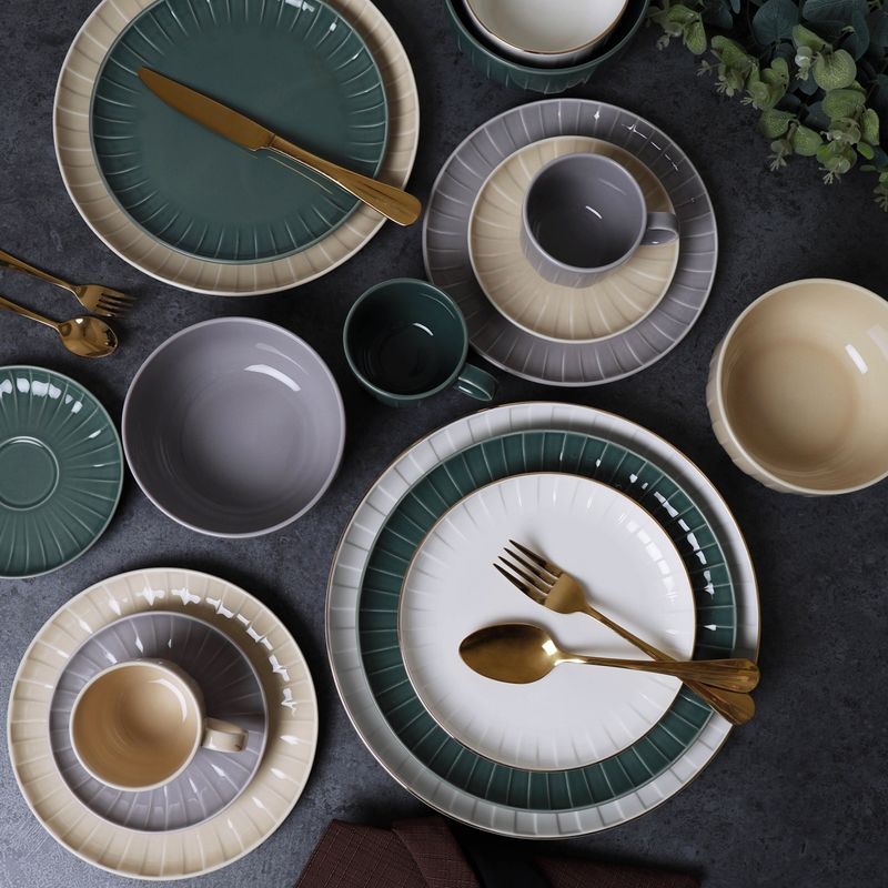 Casa si Gradina - Bucatarie si vesela - Vesela si tacamuri - Farfurii si boluri - Farfurie plata AMBITION Ligne, 30cm, portelan, verde - Infinity.ro